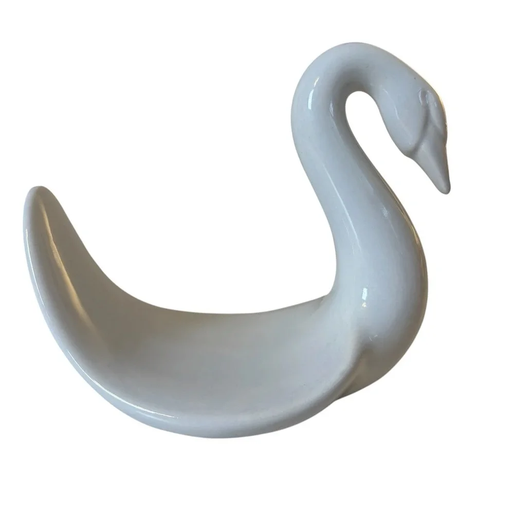 VTG Ceramic Swan Towel Holder White 80s Cottagecore Home Decor